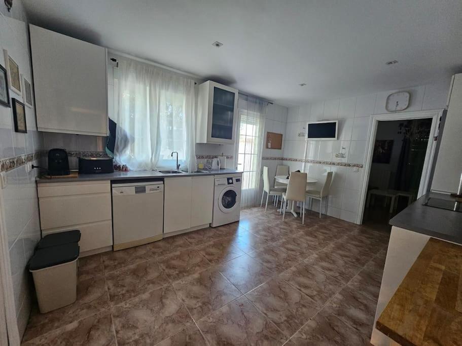 La Casa Del Arbol Villa Fuentiduena de Tajo Екстериор снимка