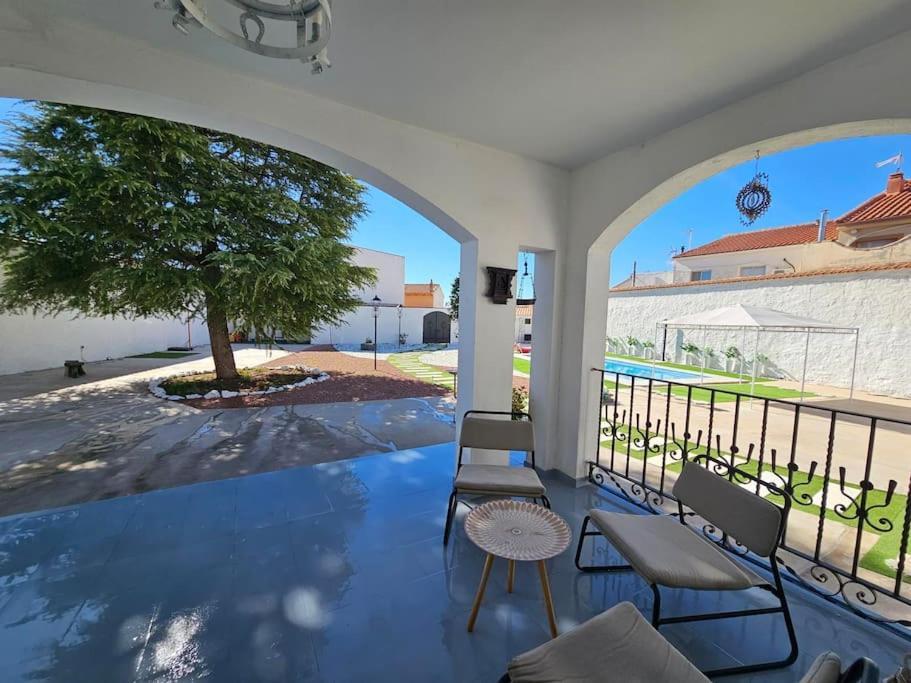 La Casa Del Arbol Villa Fuentiduena de Tajo Екстериор снимка